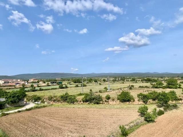 Edificio en venta en Sarrión, Aragon photo 0