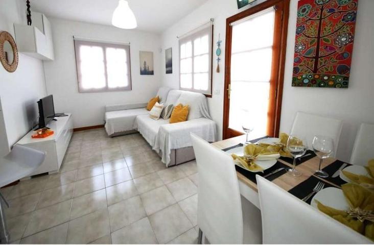 Apartamento en venta en San Bartolomé, Playa Honda photo 0