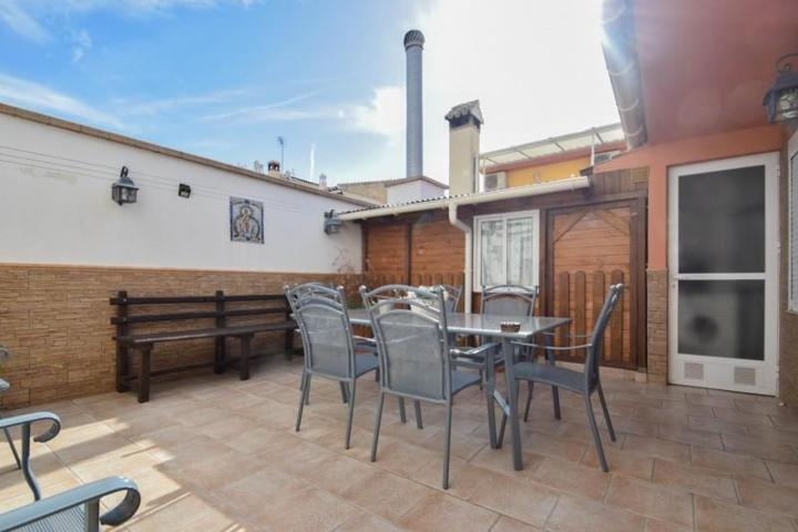 Adosada en venta en Peligros, Vega de granada zona noroeste photo 0