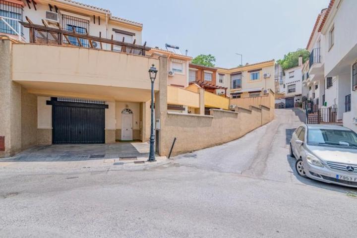 Adosada en venta en Monachil, Barrio monachil photo 0