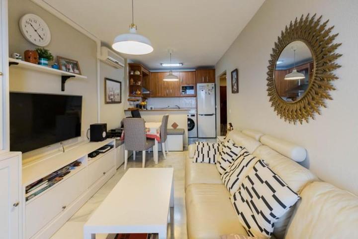Apartamento en venta en Fuengirola, Los Pacos photo 0