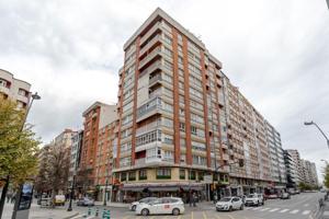 Piso en venta en Gijón, Gijón photo 0