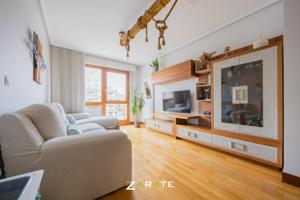 Piso en venta en Barakaldo, Lasesarre photo 0