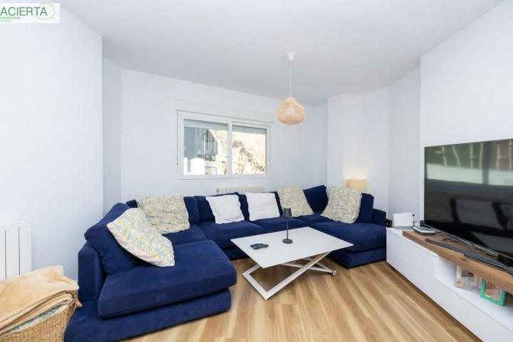 Piso en venta en Granada, Carretera de la sierra photo 0