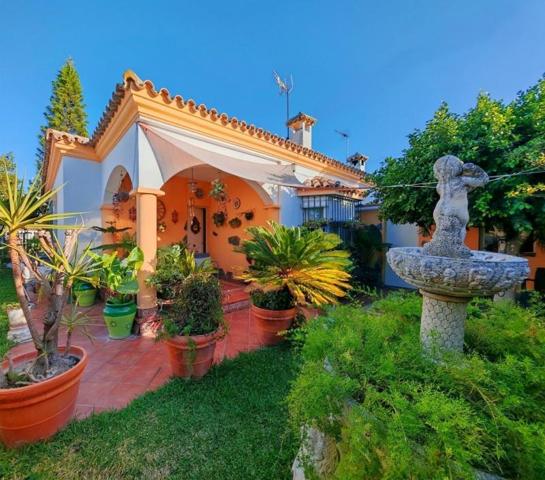 Chalet en venta en Chiclana de la Frontera, Los gallos photo 0