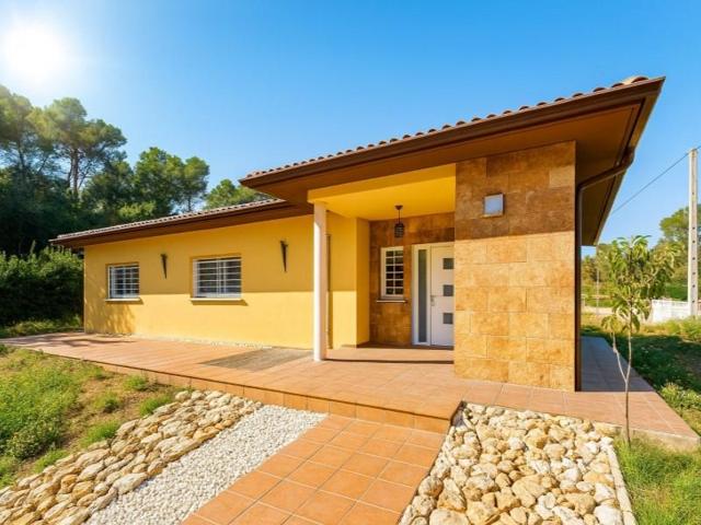 Casa en venta en Torrelles de Foix photo 0