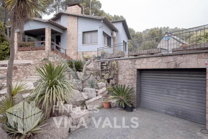 Chalet en venta en Bigues i Riells, Riells del Fai photo 0