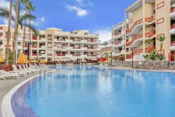 Apartamento en venta en Arona, Palm Mar photo 0