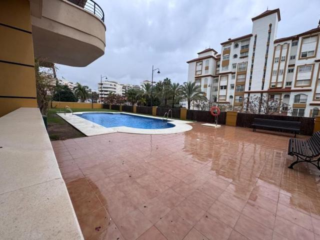 Piso en venta en Estepona, Las Mesas photo 0