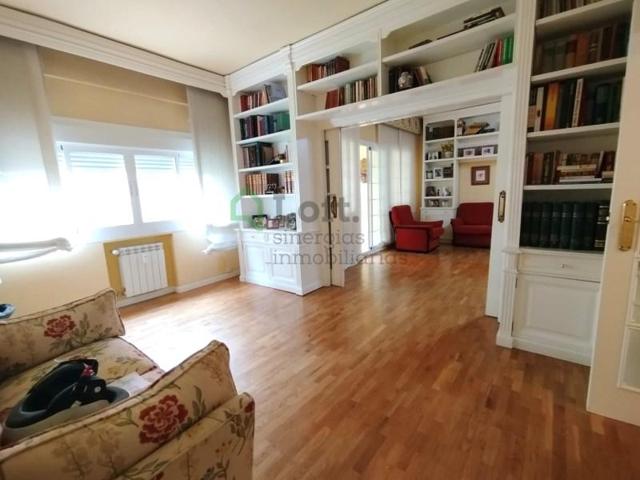 Piso en venta en Badajoz photo 0