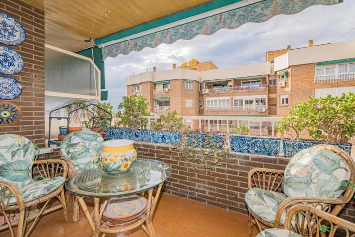 Piso en venta en Granada, Alminares photo 0