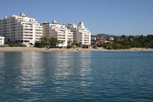 Apartamento en venta en Marbella, Playa Bajadilla-Puertos photo 0