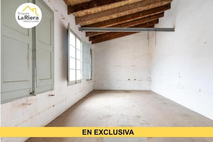 Edificio en venta en Arenys de Mar, Centre photo 0