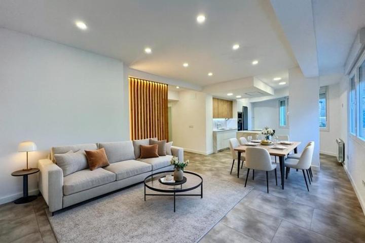 Piso en venta en Vigo, Corte Inglés photo 0