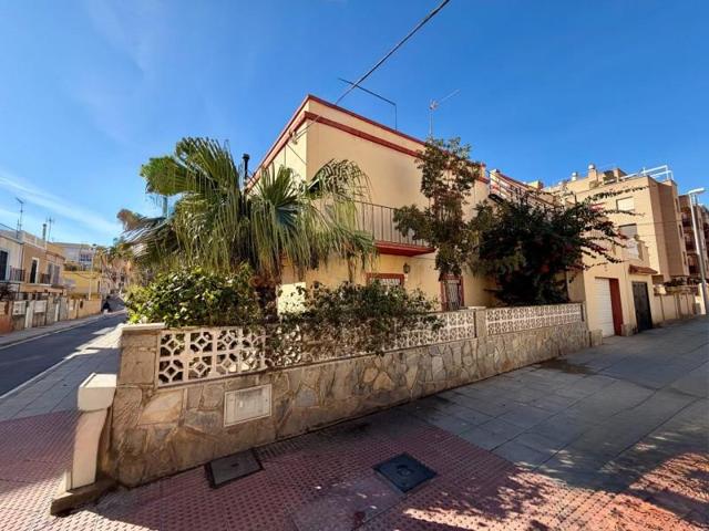Bungalow en venta en Almería, Zapillo photo 0