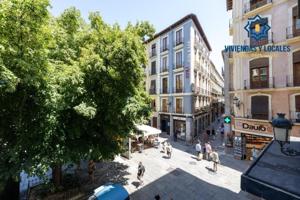 Piso en venta en Granada, Centro photo 0
