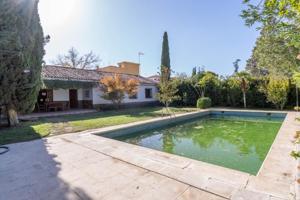 Chalet en venta en Ogíjares, Área de Ogijares photo 0