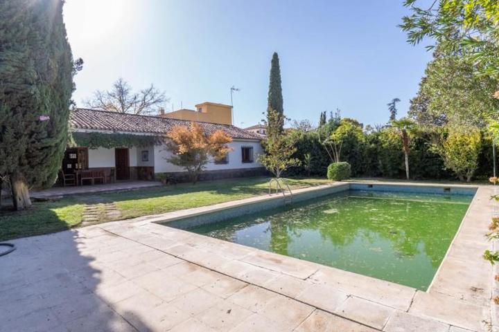 Chalet en venta en Ogíjares, Área de Ogijares photo 0