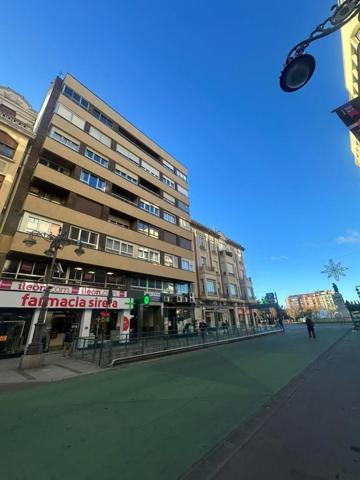 Piso en venta en León, Centro photo 0