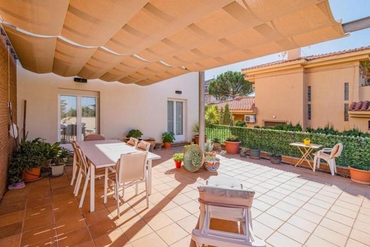 Chalet en venta en Zubia, Calle Veleta, 18140 photo 0