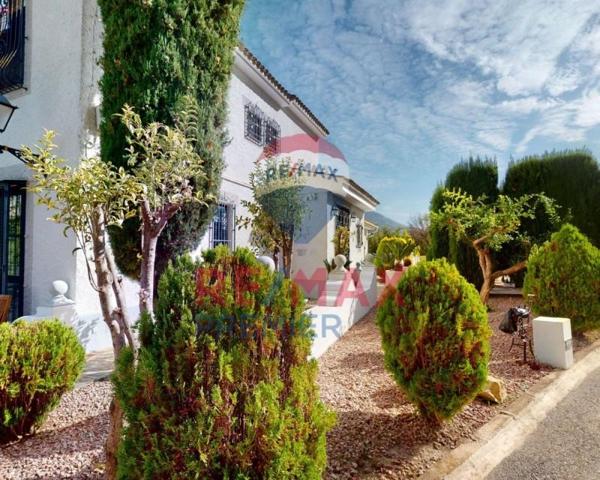 Chalet en venta en Guadalest, Castell de Guadalest (el) photo 0