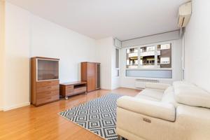Piso en venta en Barcelona, El Clot photo 0
