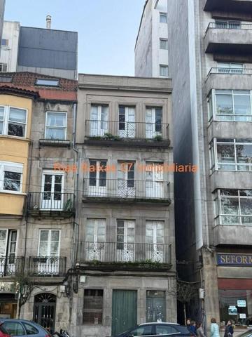 Edificio en venta en Vigo, Centro - Areal photo 0