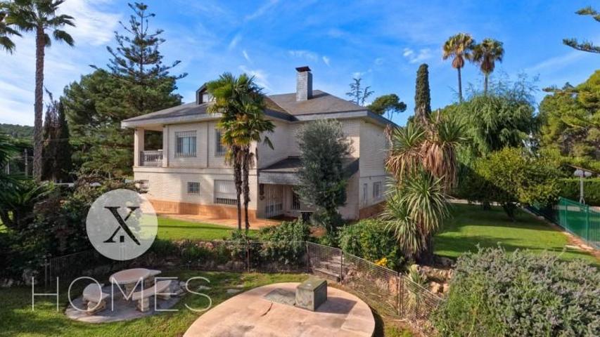 Chalet en venta en Chiva, Sierra Perenchiza - Cumbres de Calicanto - Santo D photo 0