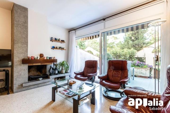 Casa en venta en Sabadell, Creu alta photo 0