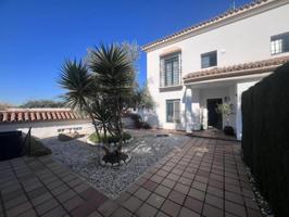 Chalet en venta en Dos Hermanas, Olivar de Quintos photo 0