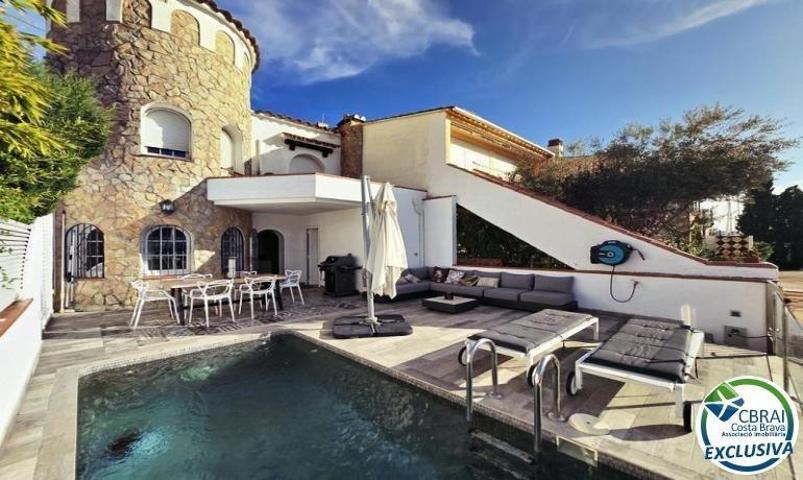 Casa en venta en Empuriabrava, Caballito del mar photo 0