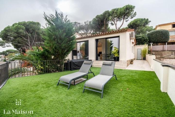 Chalet en venta en Sant Andreu de Llavaneres, Centro photo 0