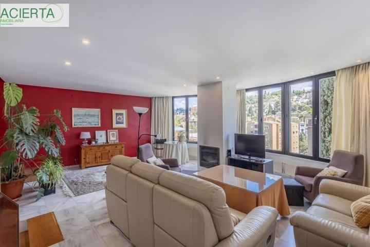 Casa en venta en Granada, Cervantes photo 0