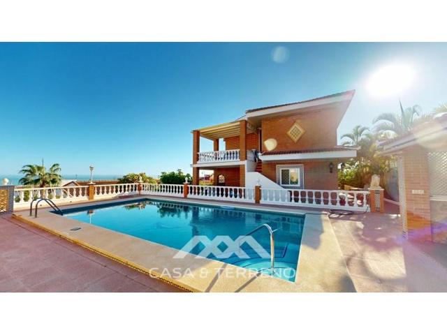 Chalet en venta en Vélez-Málaga photo 0