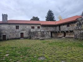 Chalet en venta en Brion, Brión photo 0