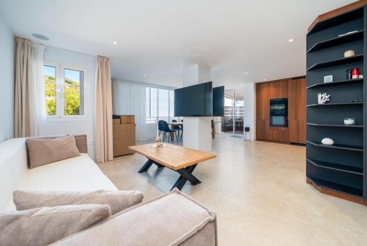 Apartamento en venta en Calvia, Peguera photo 0