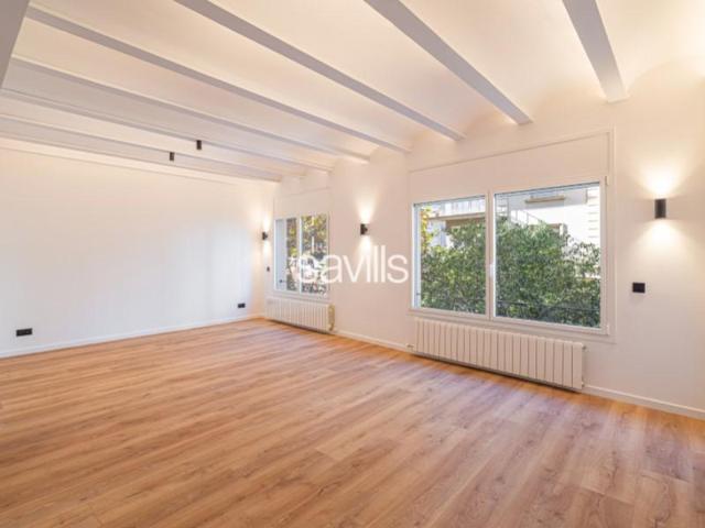 Apartamento en venta en Barcelona, Barri de les Corts photo 0