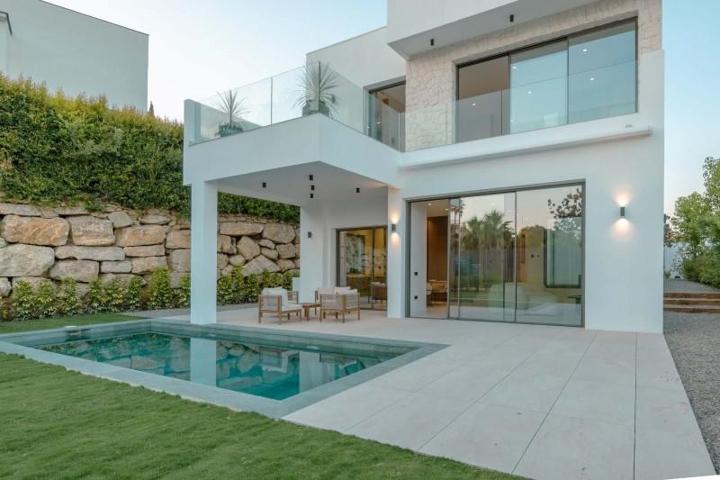 Chalet en venta en Estepona, Estepona photo 0