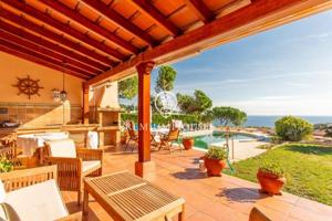 Casa en venta en Lloret de Mar, Canyelles - Montgoda photo 0
