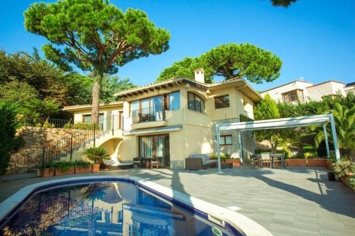 Casa en venta en Tiana, Costa del maresme photo 0