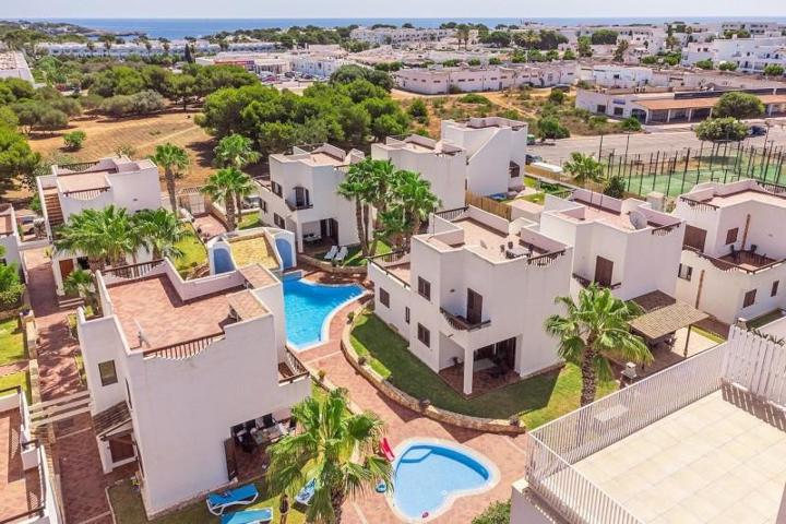 Chalet en venta en Santanyí, Cala d\'or photo 0
