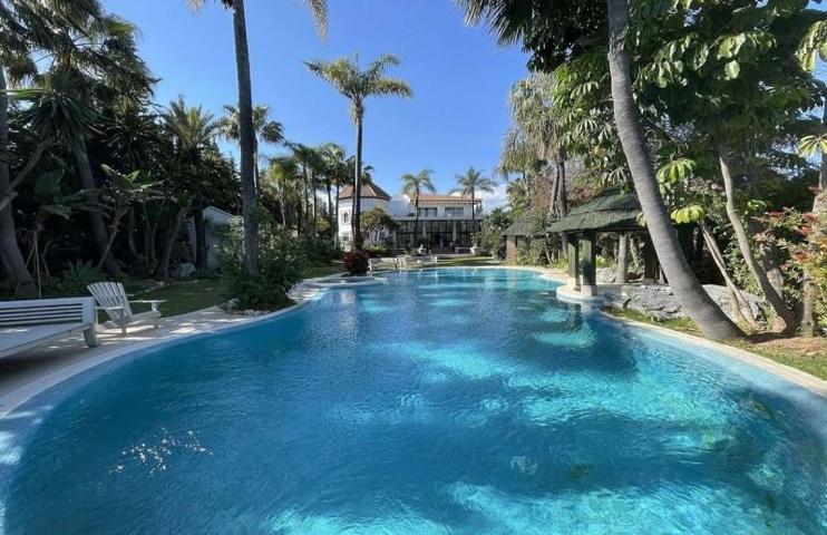 Chalet en venta en Marbella, Marbella photo 0