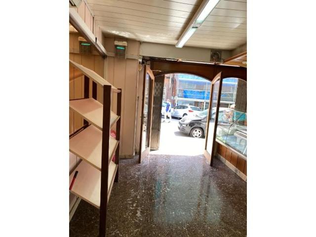 Local comercial en alquiler en Badalona photo 0