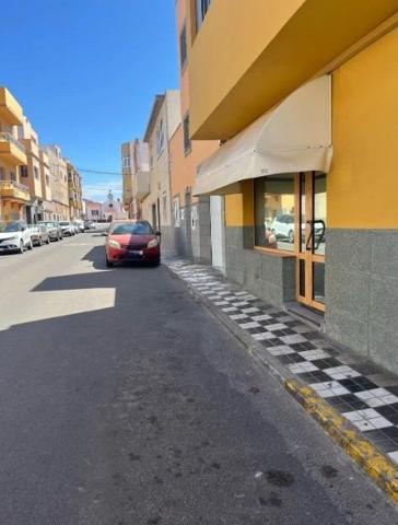 Local comercial en alquiler en Agüimes, Playa de Arinaga photo 0