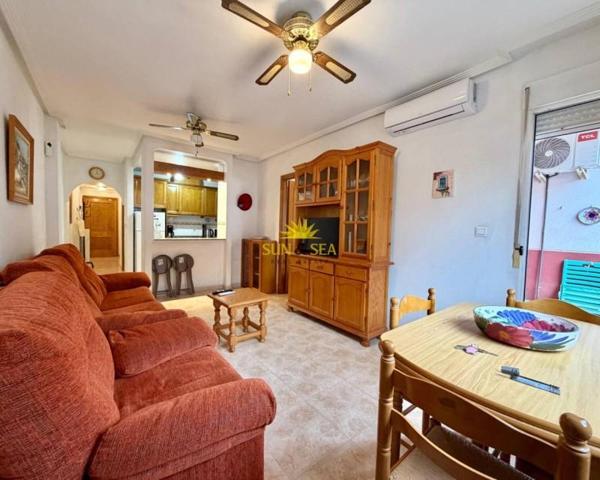 Apartamento en alquiler en Torrevieja, Parque de las Naciones photo 0