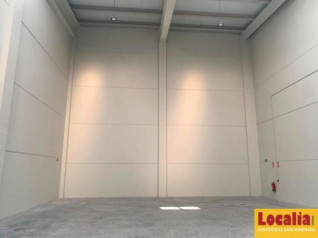 Nave industrial en alquiler en Valladolid photo 0