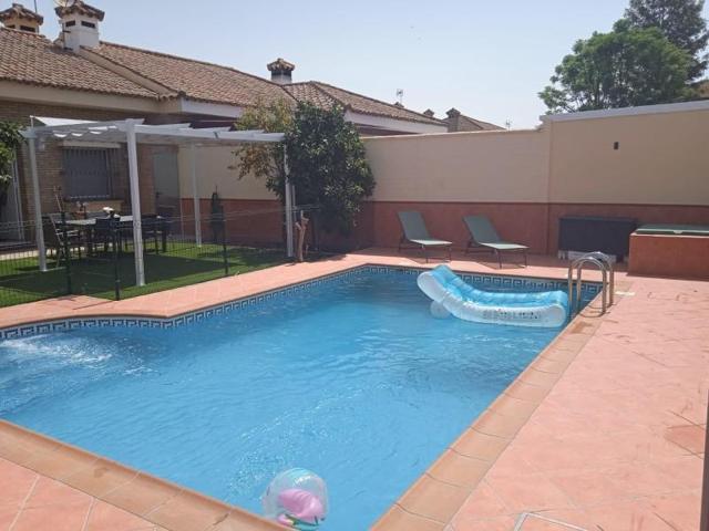 Chalet en alquiler en El Puerto de Santa María, Cuatro Pinos-El Carmen photo 0