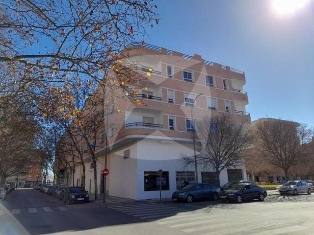 Local comercial en alquiler en Badajoz, María Auxiliadora photo 0