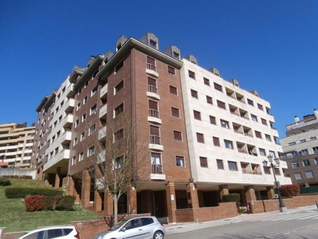 Local comercial en venta en Oviedo, Montecerrao photo 0