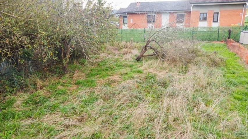 Terreno en venta en Siero, Viella-Granda-Meres photo 0